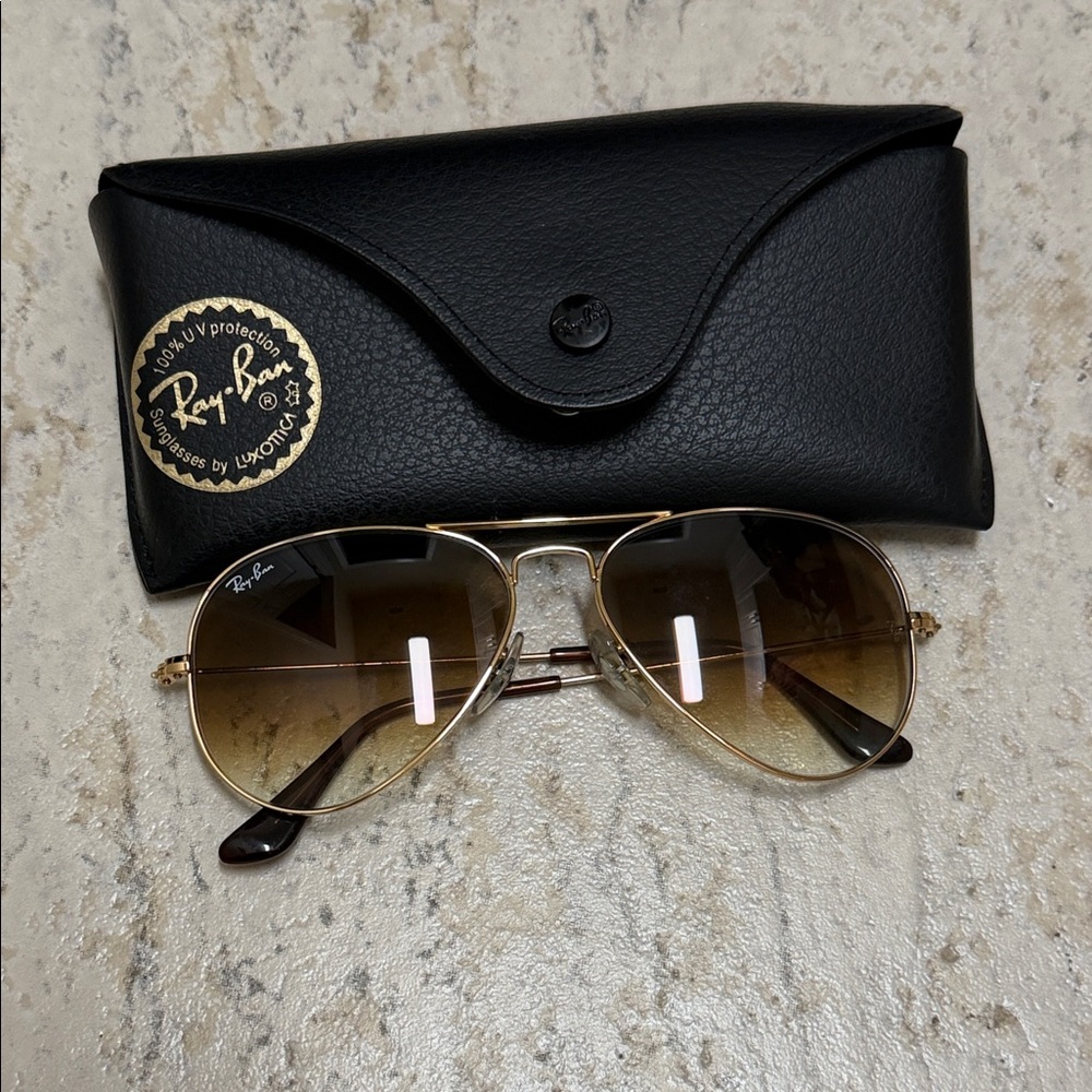 Ray-Ban Classic Gold Aviator Sunglasses
